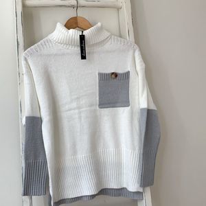 NWT - ALISON ANDREWS || Two Tone Asymmetrical Pocket Sweater